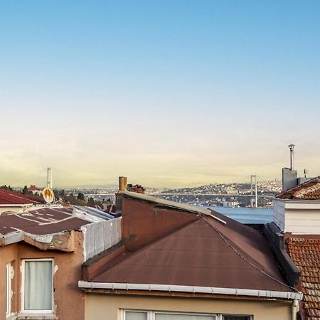 Captivating Flat With Balcony Near Besiktas Pier Appartement Istanboel Buitenkant foto