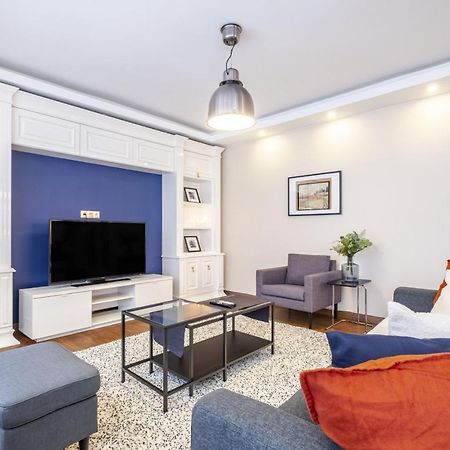 Captivating Flat With Balcony Near Besiktas Pier Appartement Istanboel Buitenkant foto