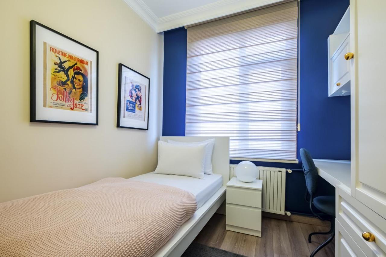 Captivating Flat With Balcony Near Besiktas Pier Appartement Istanboel Buitenkant foto