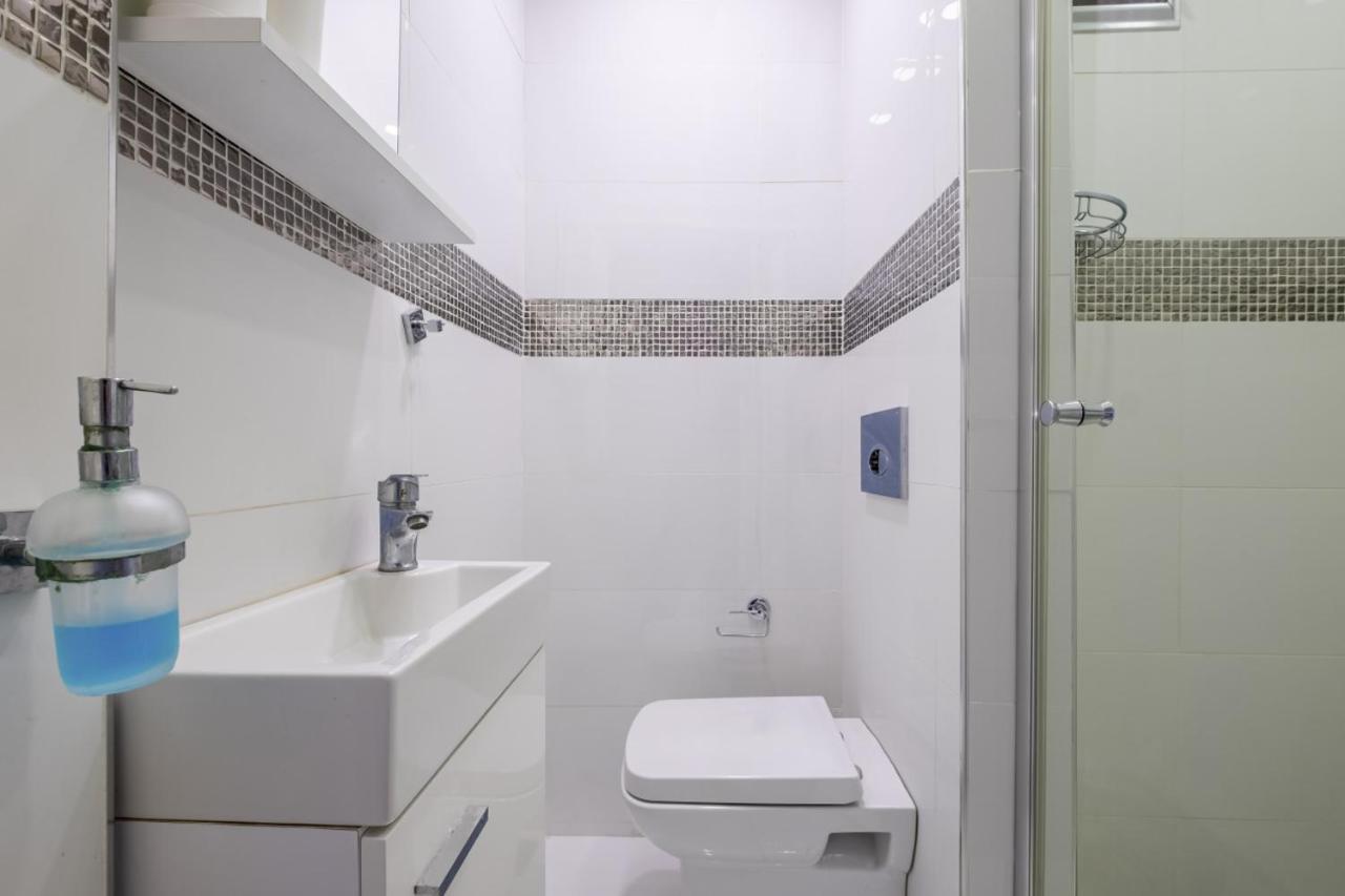 Captivating Flat With Balcony Near Besiktas Pier Appartement Istanboel Buitenkant foto
